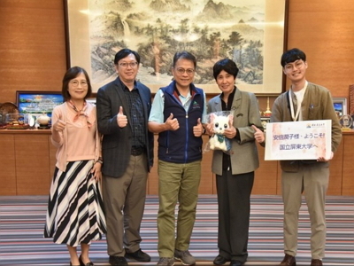 日籍校友前田正雄女兒 安倍潤子女士拜會陳校長 台日情誼深厚圖片