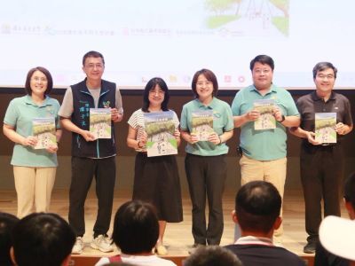 屏東總圖易讀版導覽手冊新書發表會暨贈書儀式圖片